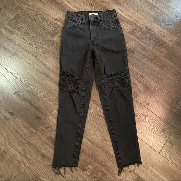 Levi’s jeans high waisted mom jean 25/28 distressed 100% cotton - Picture 6 of 16